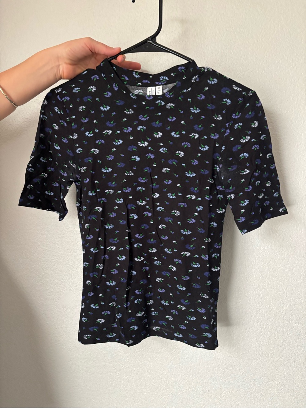 Women’s Floral Short Sleeve Tee - Black